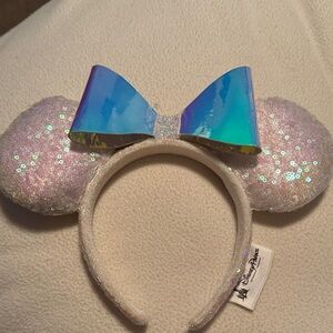 Disney Sparkling Minnie Mouse Ears with Iridescent Bow
